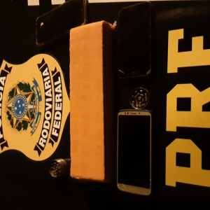 Trio é preso com 1 kg de maconha na BR-116, em Mafra