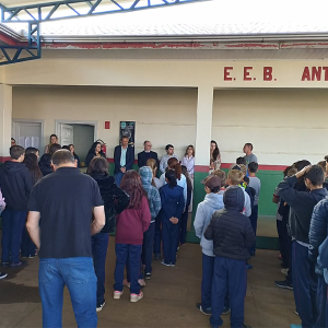 Escola do interior de Itaiópolis que venceu prêmio estadual recebe kit com tablets e celulares