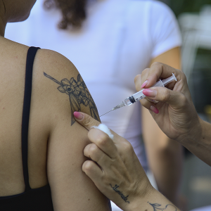 Dia D de vacinação contra a gripe mobiliza cidades da região neste sábado