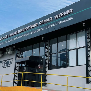 Personalidades locais se reúnem para motivar empreendedores através de suas trajetórias
