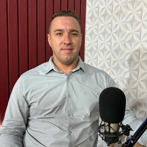 Do menino do interior ao empresário de sucesso: conheça a trajetória de sucesso Charles Sampaio