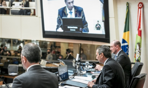 Segundo pedido de impeachment é adiado