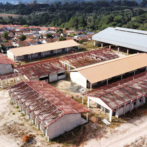 Câmara cobra Prefeitura por obra de escola parada em Rio Negro