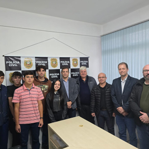 Delegacia Regional de Mafra firma parceria para inclusão de jovens no mercado de trabalho