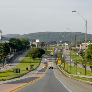Mais de 240 mil veículos devem circular na BR-116 entre Paraná e Santa Catarina neste feriadão
