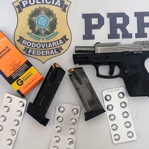 Caminhoneiro é preso com arma carregada e estimulantes na BR-116