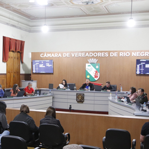 Vereadores apresentam projeto de transparência nas filas do SUS em Rio Negro