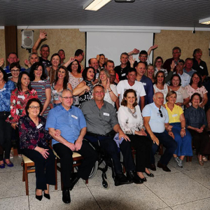 Quanto tempo dura uma amizade? Grupo cultiva laços há quase 50 anos
