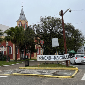 Paróquia Bom Jesus da Coluna promove bênção de veículos e condutores