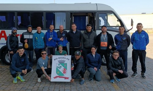 Atletas rionegrenses conquistam pódio em corrida de revezamento em Curitiba