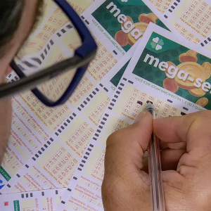 Prêmio da Mega-Sena estimado em R$ 3,5 milhões é sorteado nesta quinta-feira