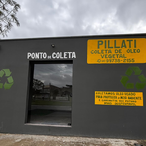 Coleta de óleo usado permite que moradores ganhem dinheiro e ajudem o meio ambiente