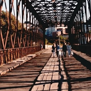 Fotógrafo lança novo vídeo com humor e animação usando fotos históricas
