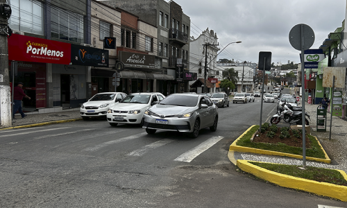 Detran aponta aumento de 11% nos emplacamentos após anúncio de redução do IPVA no Paraná