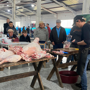 3ª Expomafra atrai 2 mil visitantes e conquista público com churrasco de cordeiro