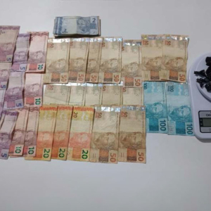 Abordagem a camionete termina com ponto de tráfico desmantelado