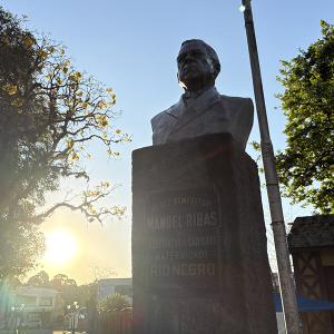 Depois de mais de 80 anos, busto de Manoel Ribas mudará de lugar na Praça João Pessoa