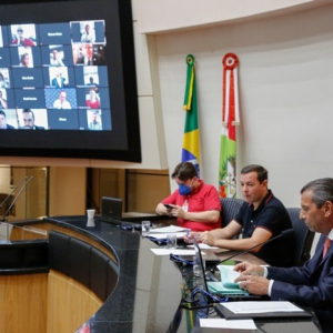 Alesc aprova suspensão de corte de água, luz e gás até o fim do ano