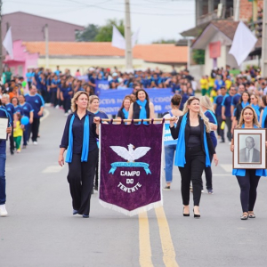 Campo do Tenente celebra 64º aniversário com desfile temático