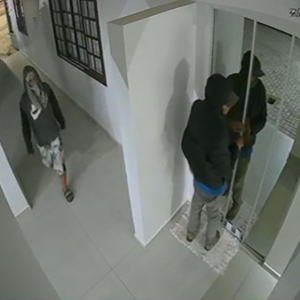 Homem é preso após furto a clínica odontológica durante a madrugada