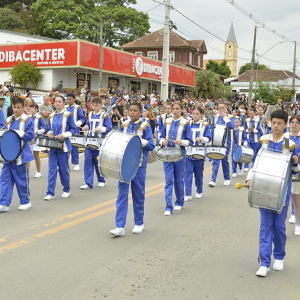 Confira a cobertura fotográfica do desfile cívico de 64 anos de Campo do Tenente