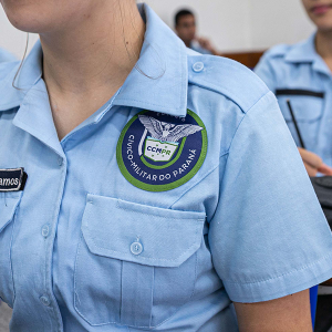 Governo autoriza escolas em tempo integral a aderirem ao modelo cívico-militar