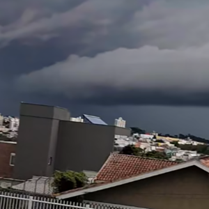 Mais de 30 famílias foram afetadas por temporal em Rio Negro