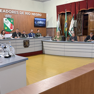 Sessão Solene marca os 155 anos de Rio Negro com homenagens na Câmara