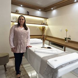 Massoterapeuta conhecida por suas “mãos de fada” revela técnicas para alcançar alívio e bem-estar