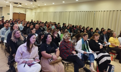Como vencer bloqueios emocionais? Imersão apresenta técnicas de autoconhecimento