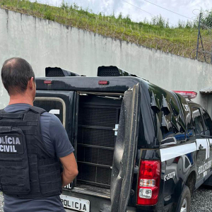 Rápida ação policial prende suspeito de tentativa de homicídio com paralelepípedo