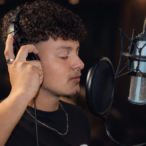 “Não Tem Mais Volta”: jovem rionegrense lança sua primeira música; ouça