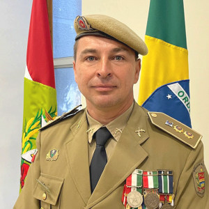 Tenente-coronel Sasinski destaca amizades, parcerias e legado ao se despedir de Mafra