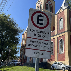 Cartão de estacionamento para idoso e PCD: veja como solicitar a credencial