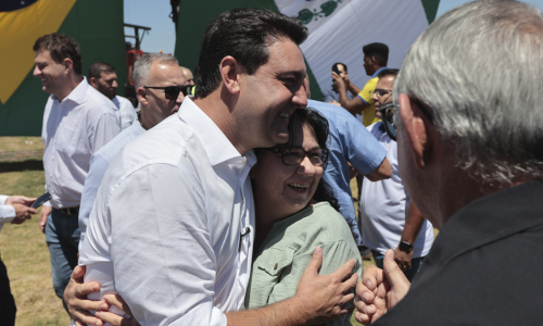 Ratinho Junior atinge novo recorde de aprovação com 85,5%, aponta Paraná Pesquisas
