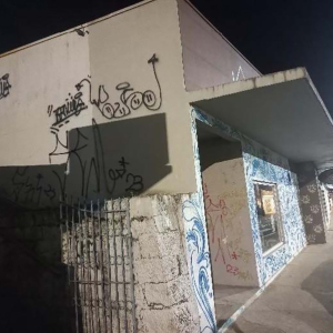 Quatro adolescentes são apreendidos por pichação na área central