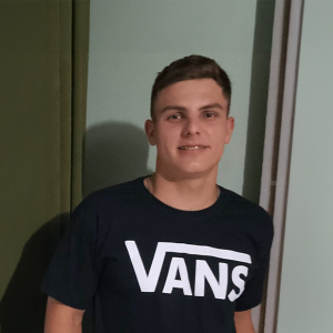 Jovem de 18 anos morre após choque elétrico em lavação