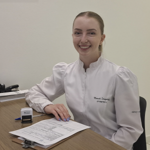 Optometrista orienta pais sobre exames de visão antes da volta às aulas