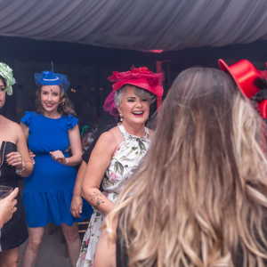 Red Carpet: evento beneficente une mulheres em prol da Rede Feminina de Combate ao Câncer