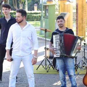 “Jesus Te Ama”: cantor gospel lança clipe de música que marcou sua carreira