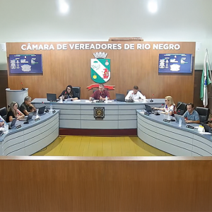 Câmara de Rio Negro aprova continuidade de representação contra Odair Pereira