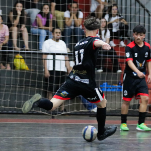 Novo centro de treinamento chega a Rio Negro e abre seletivas para futsal