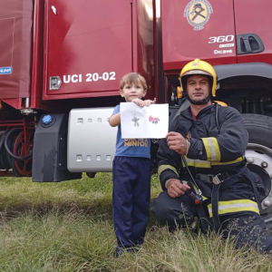 Agradecimento de criança de 4 anos emociona bombeiros após combate a incêndio