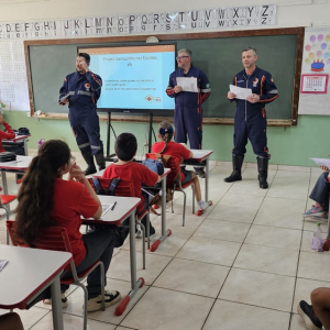 Projeto “Samuzinho na Escola” leva orientações sobre o serviço de emergência às salas de aula
