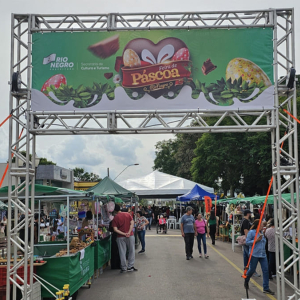 Feira de Páscoa reúne artesanato, música e gastronomia em Rio Negro