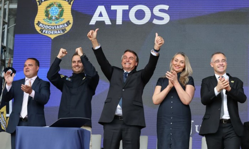 Bolsonaro reúne multidão na capital