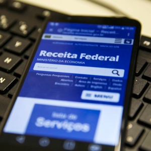 Governo prorroga prazo de entrega da declaração do IR por dois meses