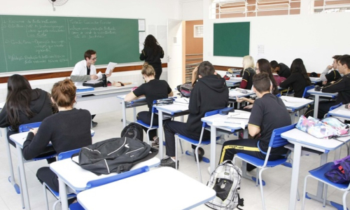 Inscrições para PSS de professores no Paraná são adiadas para quarta-feira