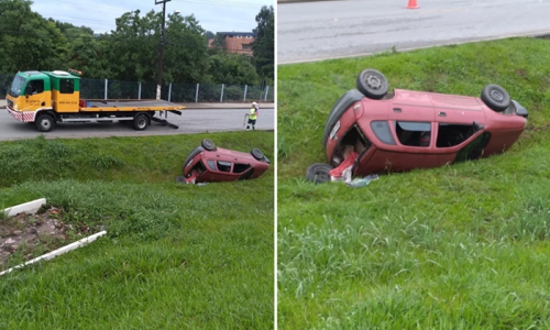 Carro capota e é abandonado na BR-116, em Rio Negro
