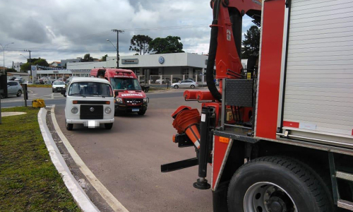 Motociclista fica ferido após colisão contra Kombi na BR-116, em Mafra